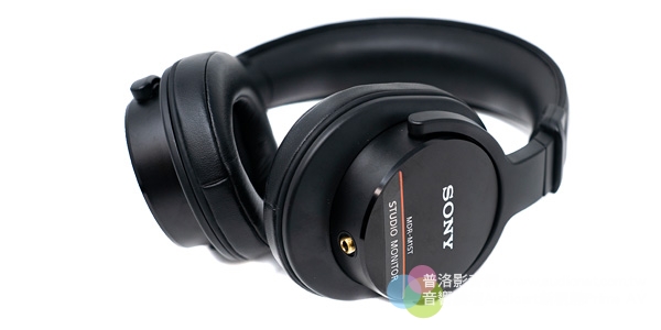 30年經典「紅腰帶」改款：Sony MDR-M1ST專業監聽耳機