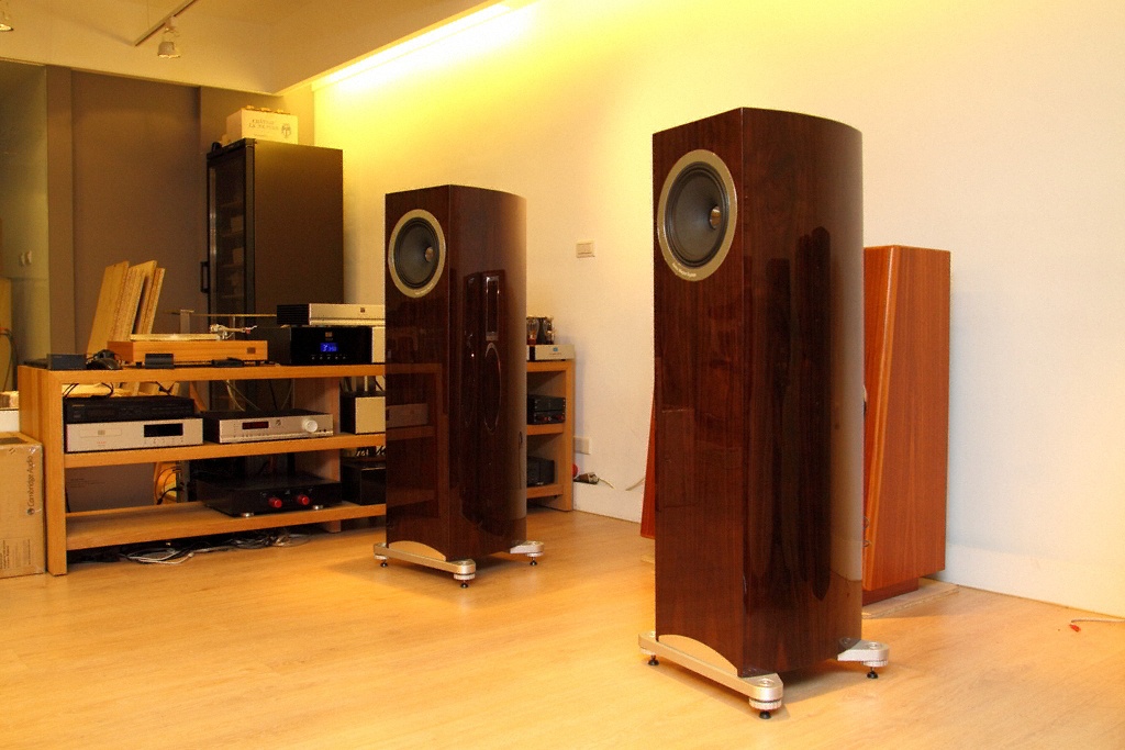 Tannoy Definition DC10A  01.jpg