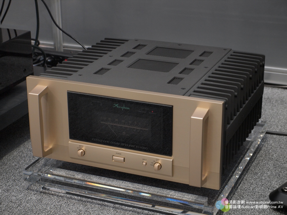 Accuphase02.jpg
