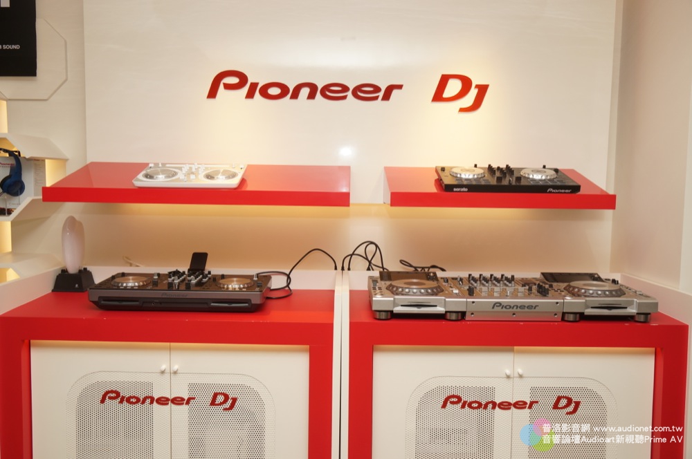 先鋒 全新的Dobly Atoms帶您身歷其境，Pioneer 2014影音新品發.....