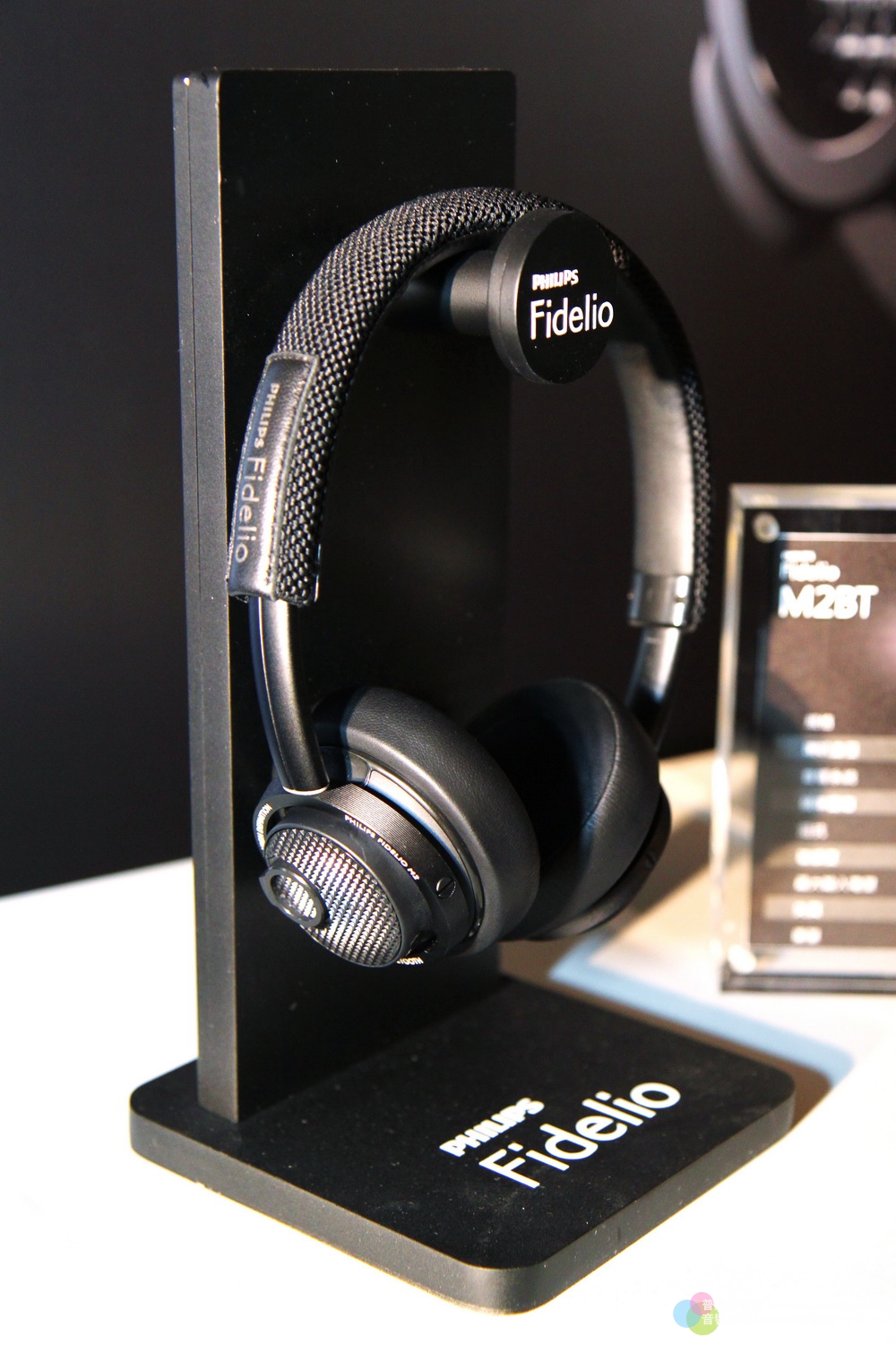 台灣沃科聲 發表最新抗噪耳機 Philips Fidelio NC1 