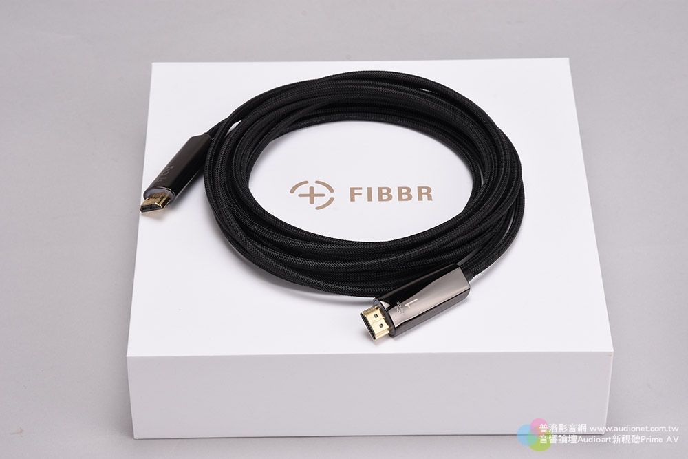 FIBBR「純」系列光纖HDMI線：做工、設計、效能，都是頂級