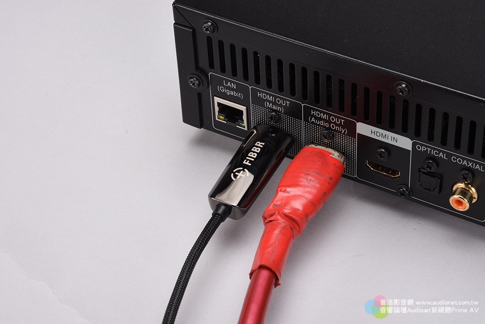 FIBBR「純」系列光纖HDMI線：做工、設計、效能，都是頂級