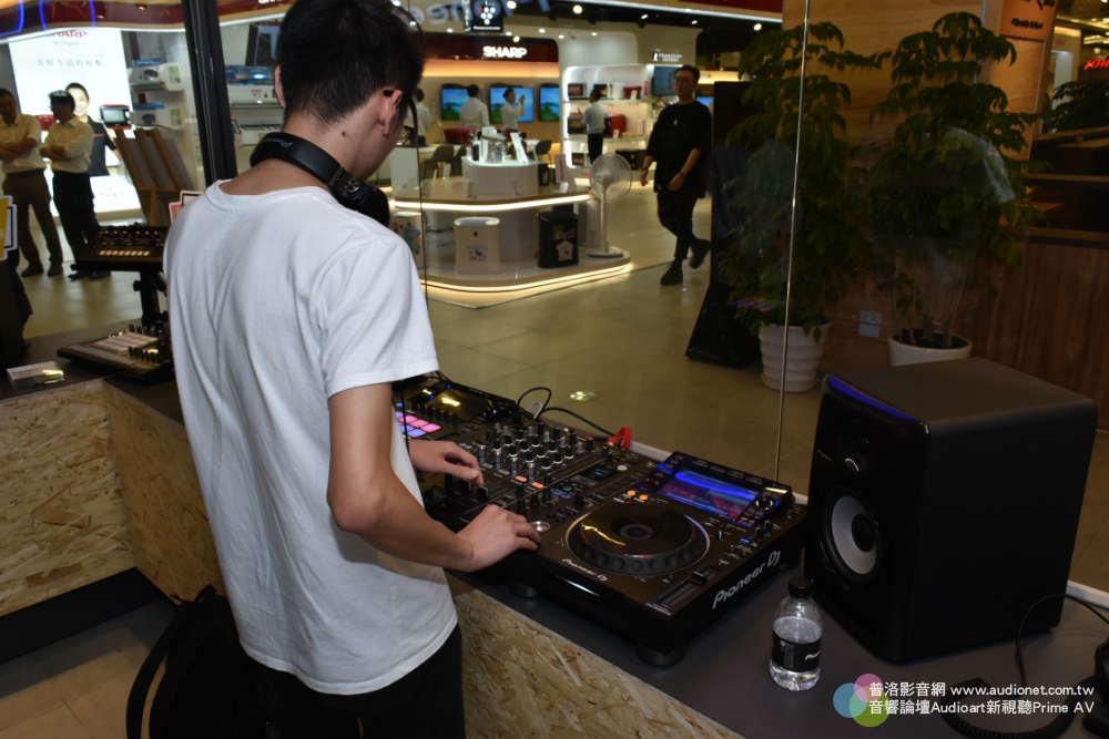 三創最潮Pioneer DJ展示中心：親身體驗一日DJ的快感！