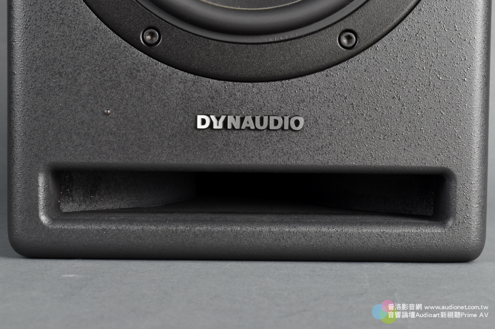 Dynaudio Core 7，一款定位精準、中頻凝聚的鑑聽喇叭